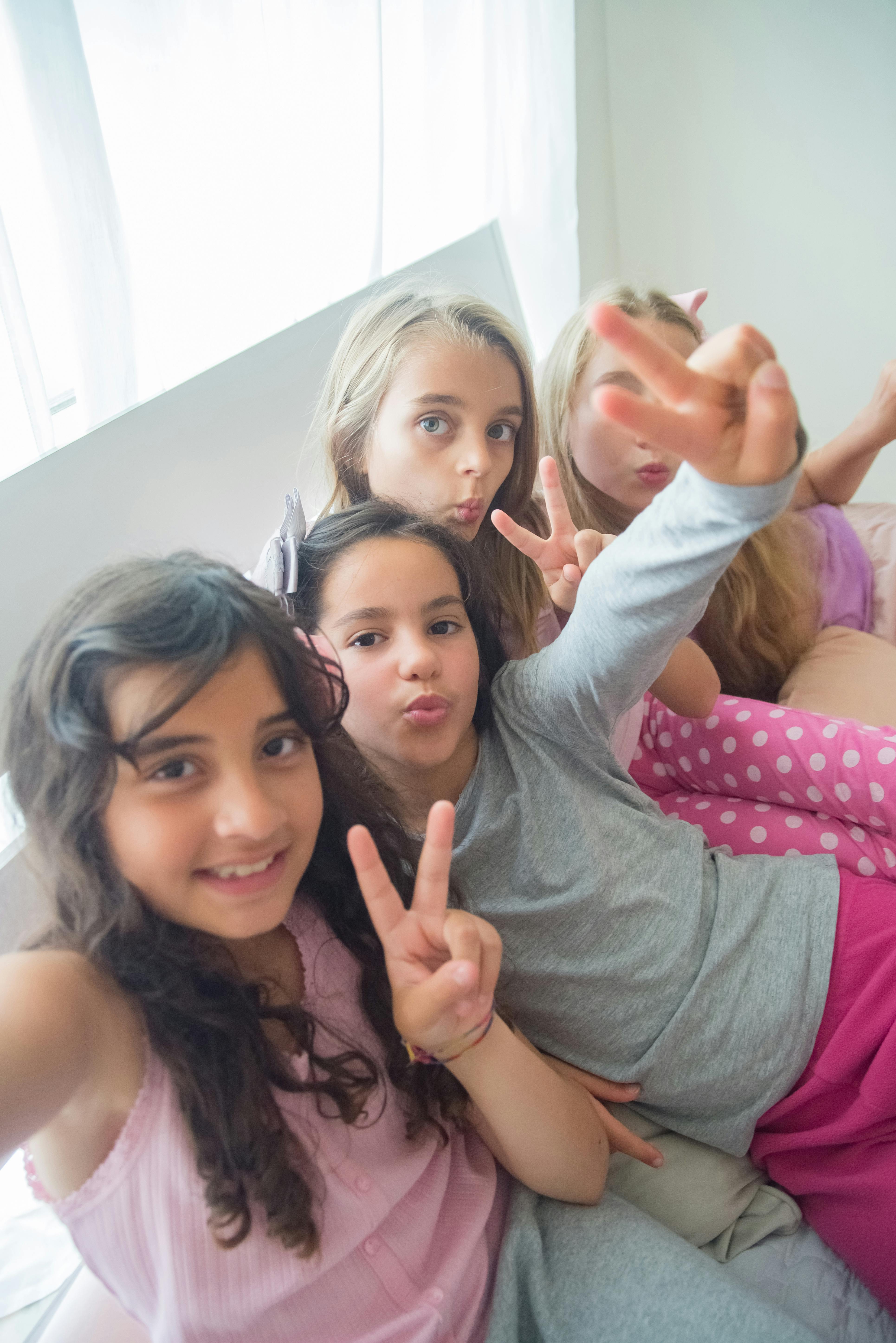 海风与誓言意象的复古画面